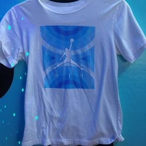 small air jordan white t shirt with blue and white logo